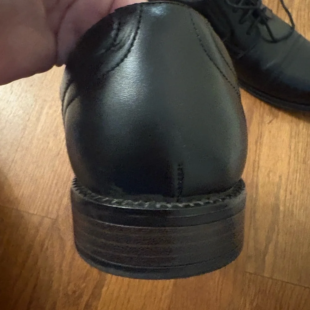 Dockers Black Leather Cap-Toe Derbys